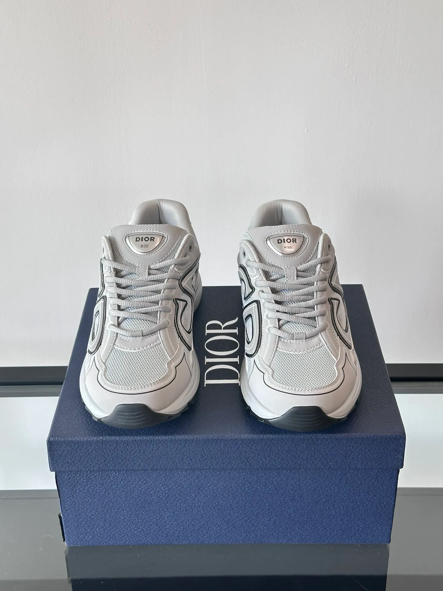 Men's Men's Shoes 💰p440 "Dio*" Dior B30 series sports shoes, multi-color mesh fabric and multi-color technical fabrics, this season's new B30 low-top sports shoes are one of the flagship styles of the series. Crafted from multicolor mesh and technical fabrics, it's finished with a reflective "CD30" graphic and silver-toned "DIOR B30" and "CD30" logos on the heel and tongue. An extra-light, sculpted rubber sole with signature accents adds style, while internal stretch details create ideal comfort. It can be matched with various casual styles to show a fashionable and modern sports style. Size: 38-44 (45-46 customized)